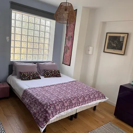 Green&purple 24-24 Access Apartment