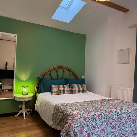 Green&purple 24-24 Access Appartement *